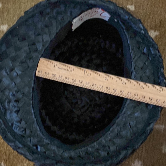 Vintage black Valerie Modes straw hat with netting and bow - Picture 13 of 15